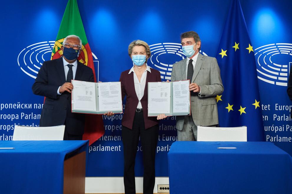 Participation of Ursula von der Leyen, President of the European Commission, and Didier Reynders, European Commissioner, to the Signing Ceremony of the EU Digital COVID