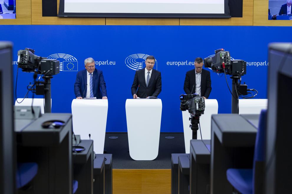 Press conference by Valdis Dombrovskis, Executive Vice-President, and Nicolas Schmit, European Commissioner, on developing social economy framework conditions