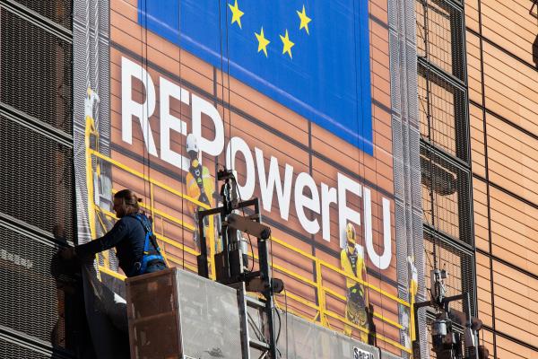 The 'RePowerEU' banner on the front of the Berlaymont building