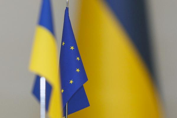 EU-Ukrainian flag